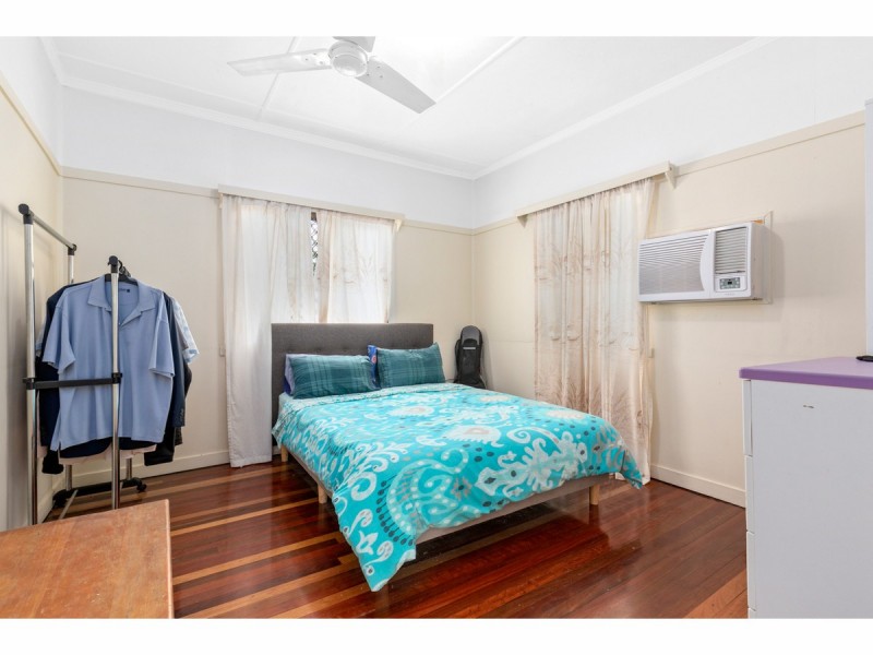 6 Dobbs Street, The Range QLD 4700