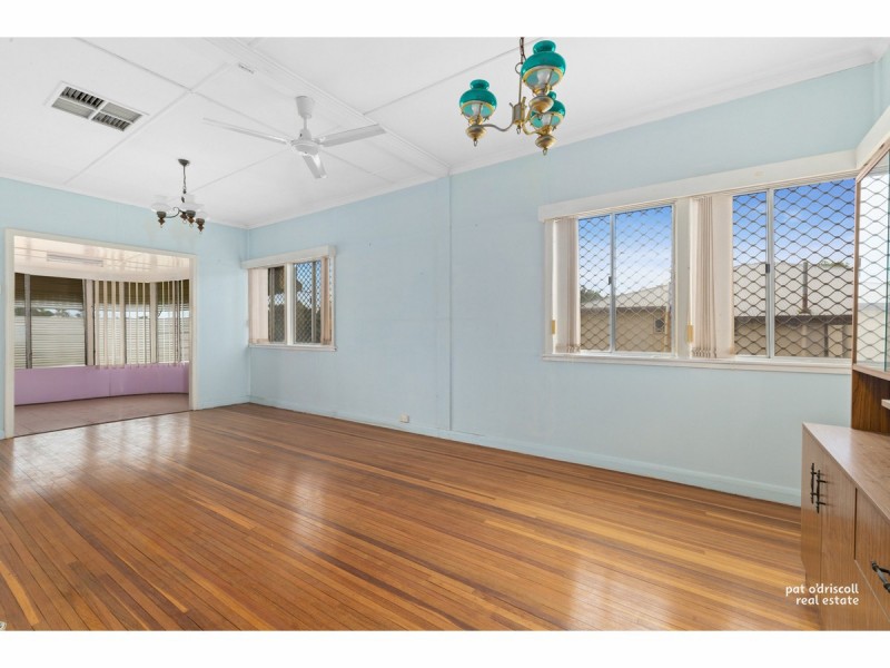 72 Knight Street, Park Avenue QLD 4701