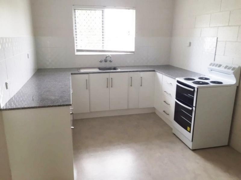 2/218 Horton Street, Koongal QLD 4701