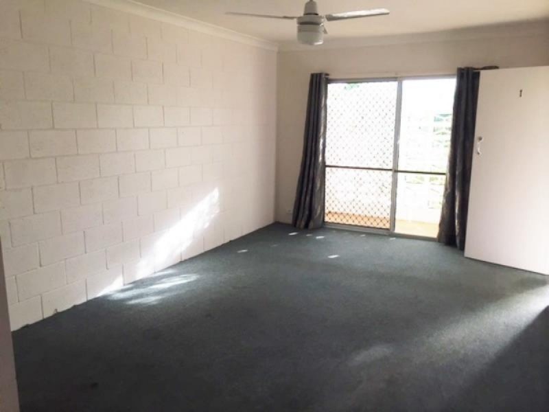 2/218 Horton Street, Koongal QLD 4701