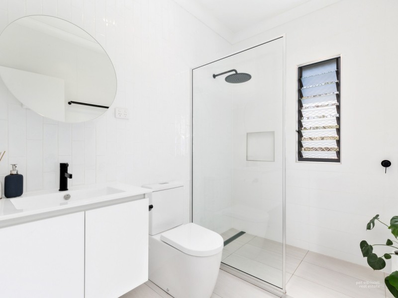 16 Bowen Terrace, The Range QLD 4700