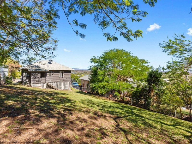 16 Bowen Terrace, The Range QLD 4700