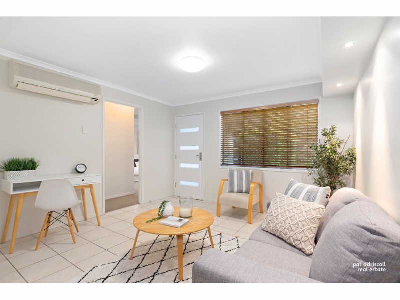 8 Beaconsfield Terrace, The Range QLD 4700
