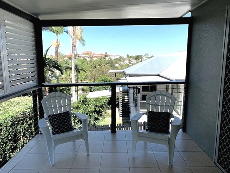 8 Beaconsfield Terrace, The Range QLD 4700
