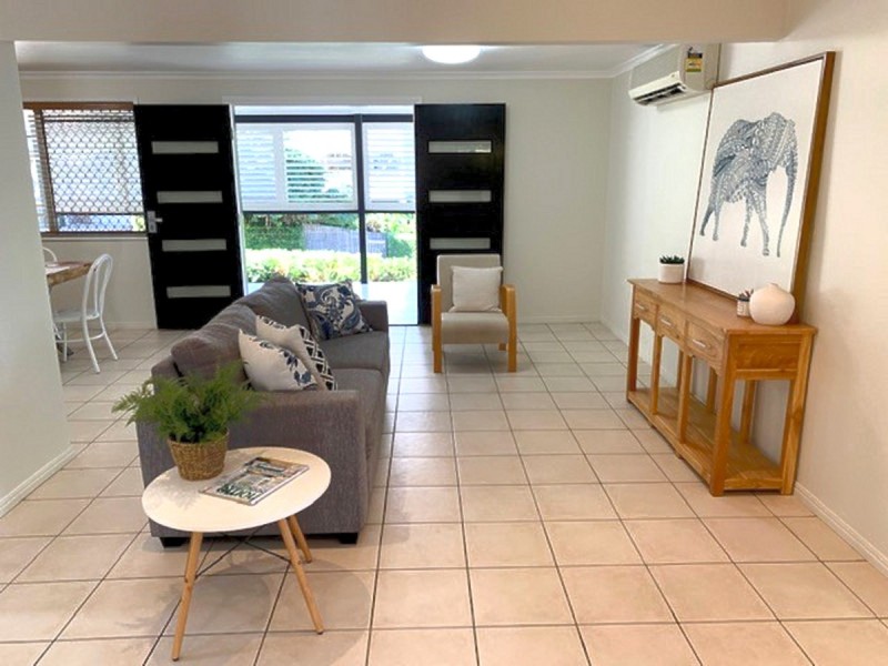 8 Beaconsfield Terrace, The Range QLD 4700