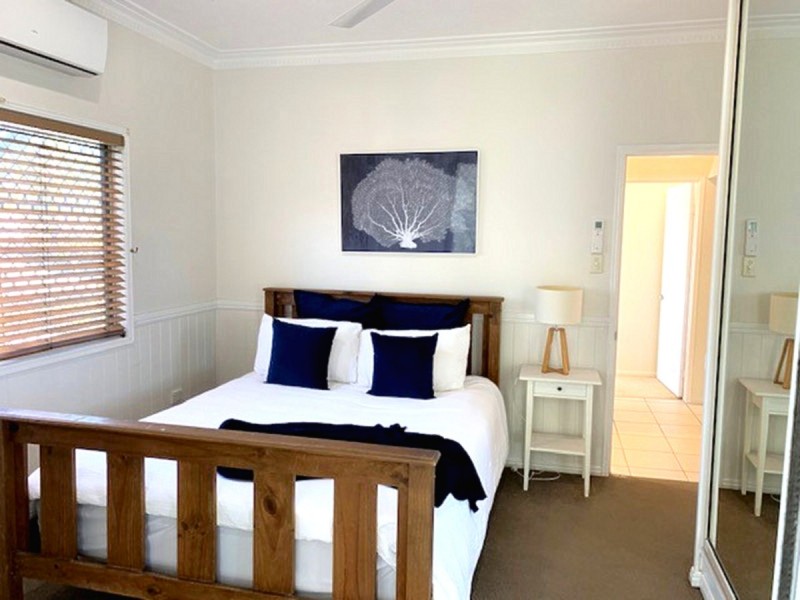 8 Beaconsfield Terrace, The Range QLD 4700