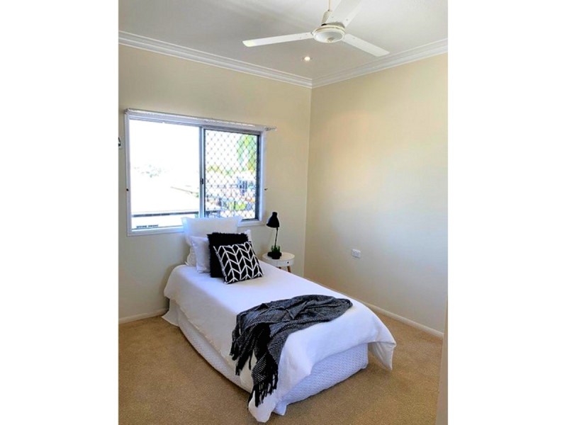 8 Beaconsfield Terrace, The Range QLD 4700