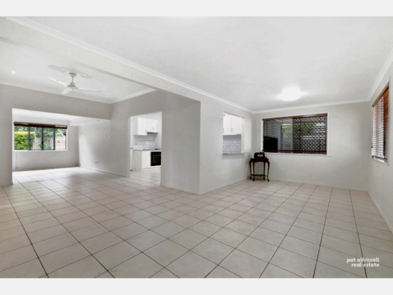8 Beaconsfield Terrace, The Range QLD 4700