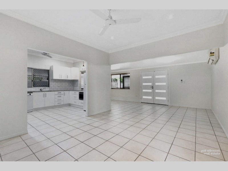 8 Beaconsfield Terrace, The Range QLD 4700