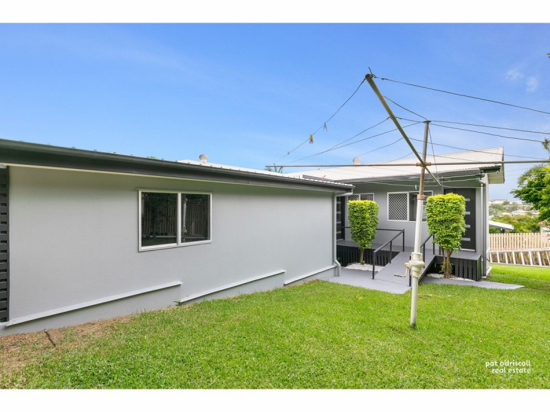 8 Beaconsfield Terrace, The Range QLD 4700