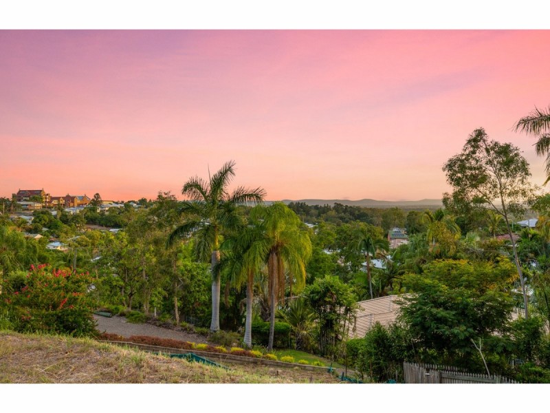 15 Bellevue Terrace, The Range QLD 4700