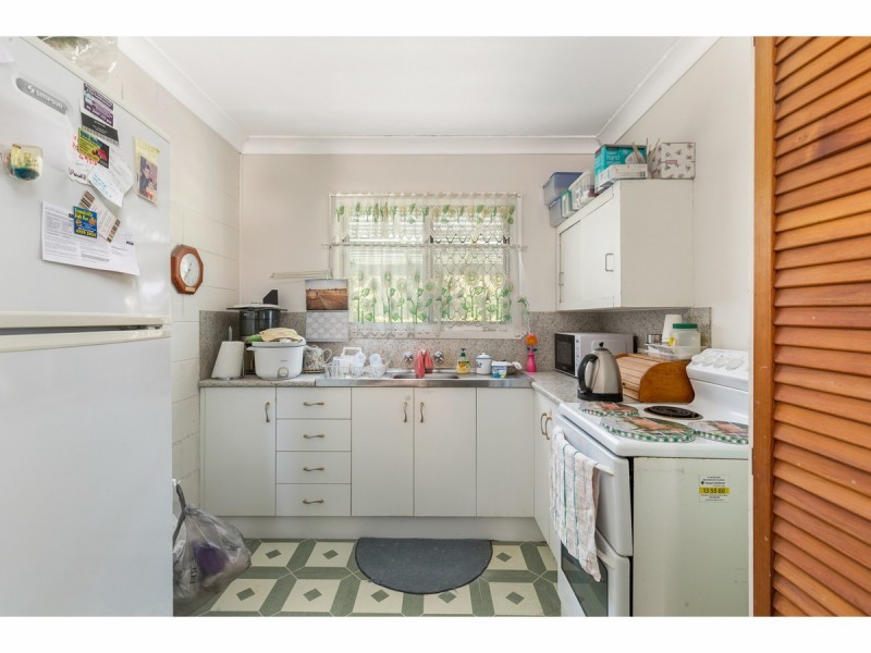 32 Symons Street, Park Avenue QLD 4701