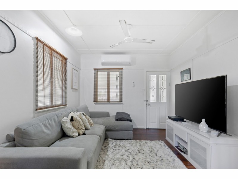 27 Brae Street, The Range QLD 4700