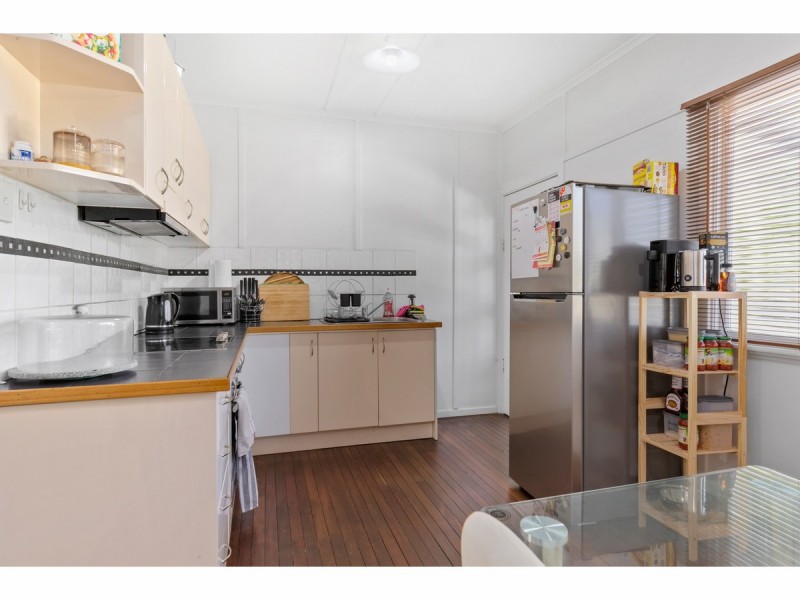 27 Brae Street, The Range QLD 4700