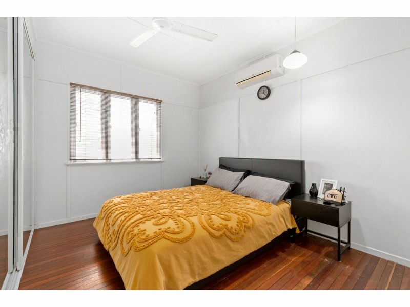 27 Brae Street, The Range QLD 4700