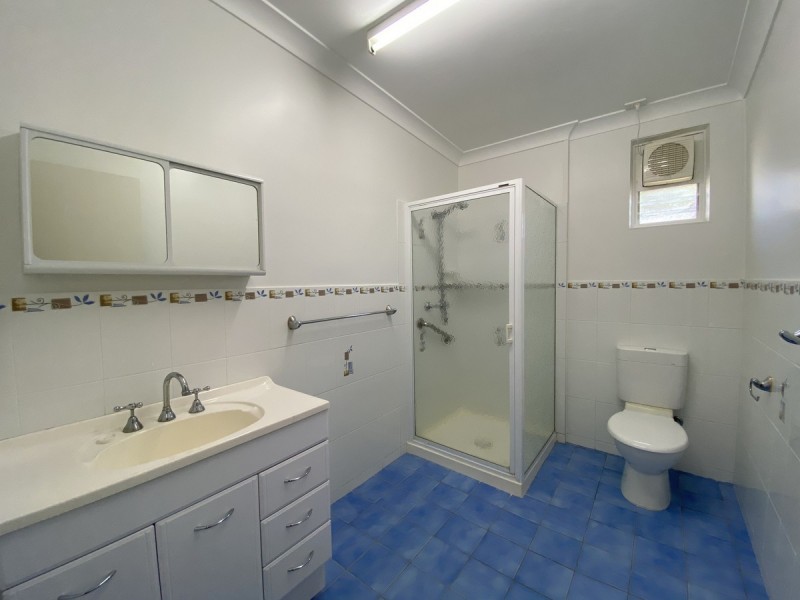 2/269 Grubb Street, Koongal QLD 4701