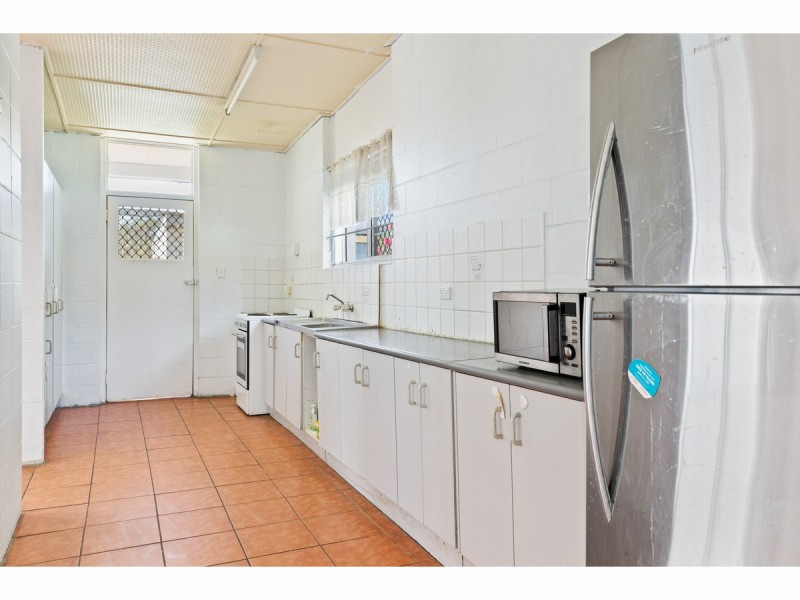 4 Rodger Street, Park Avenue QLD 4701