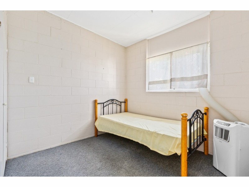 4 Rodger Street, Park Avenue QLD 4701