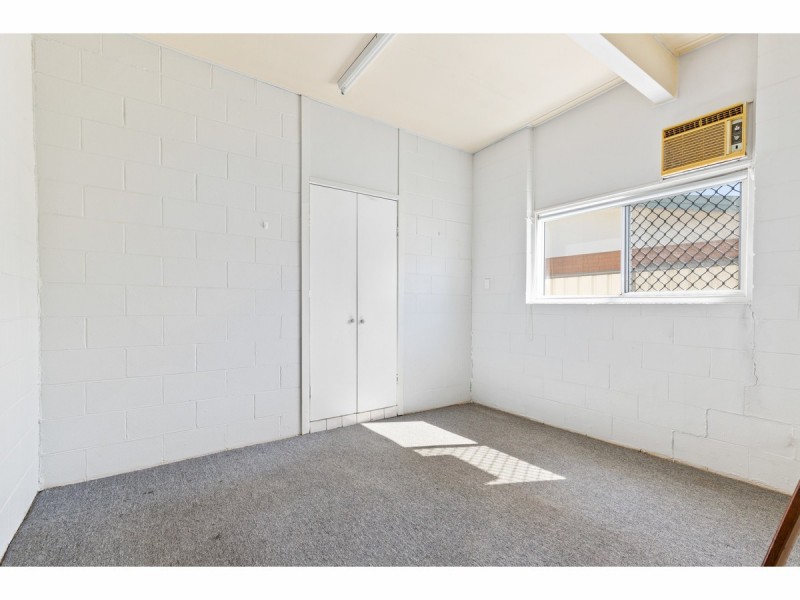 4 Rodger Street, Park Avenue QLD 4701