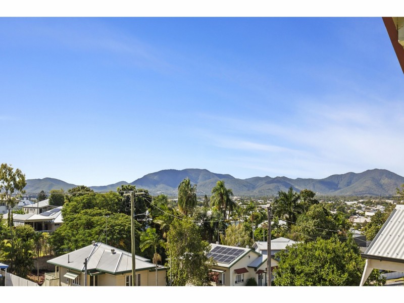 67 Glencoe Street, The Range QLD 4700