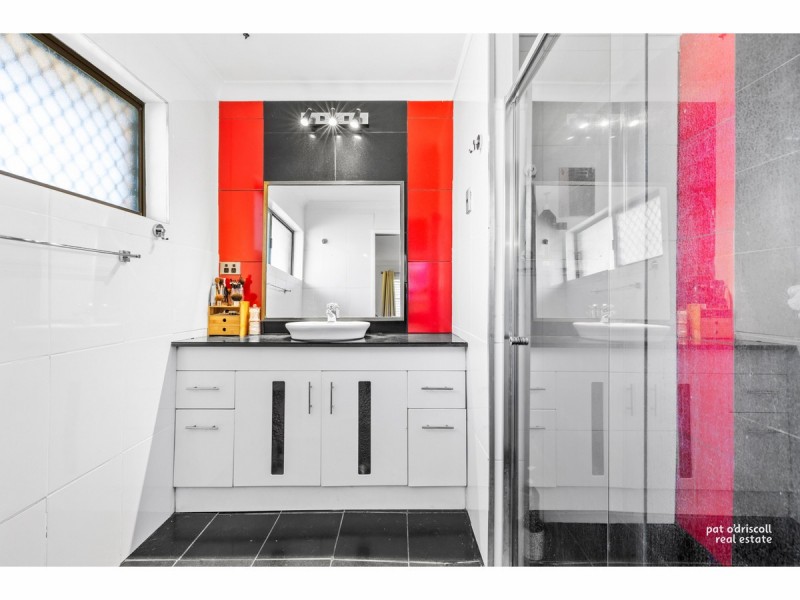 30 Middle Road, Gracemere QLD 4702