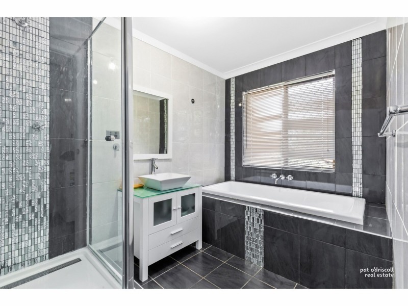 30 Middle Road, Gracemere QLD 4702