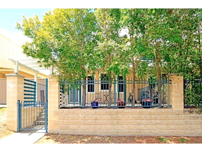 11/380-382 French Avenue, Frenchville QLD 4701