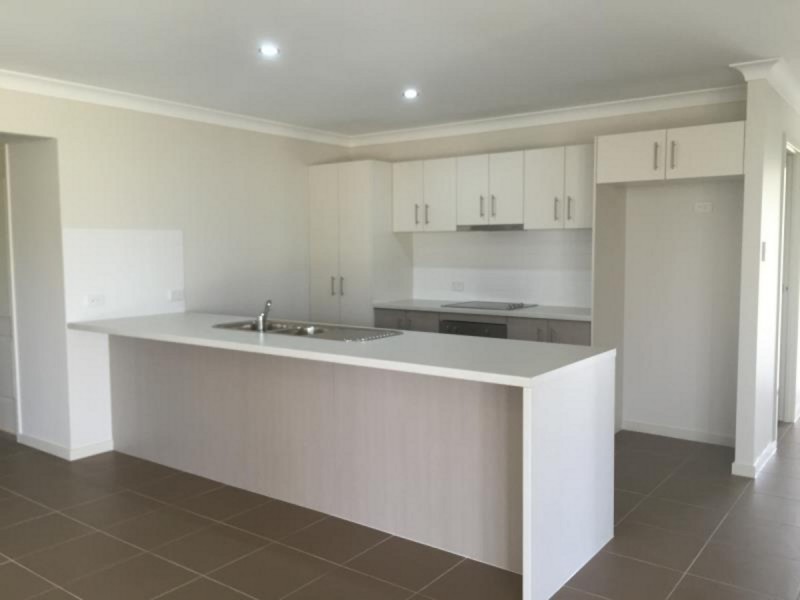 8 Rosedale Street, Parkhurst QLD 4702