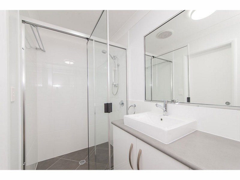 8 Taramoore Road, Gracemere QLD 4702