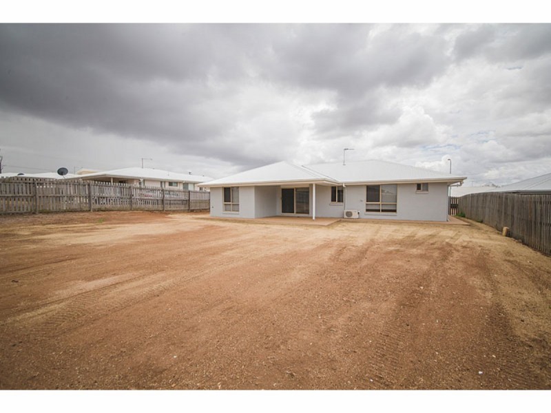 8 Taramoore Road, Gracemere QLD 4702