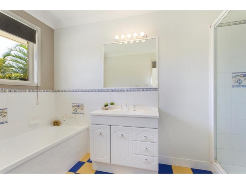 60-62 Sondra Lena Drive, Glenlee QLD 4711