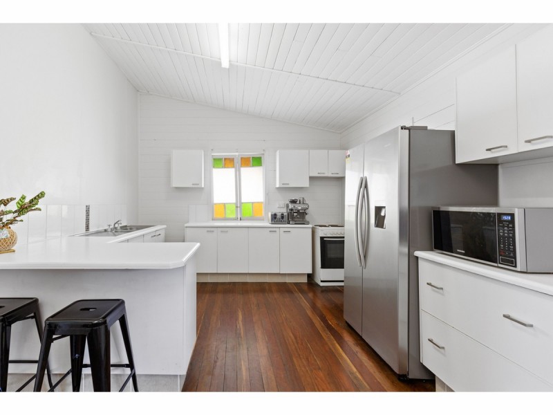 6 Francis Street, Depot Hill QLD 4700
