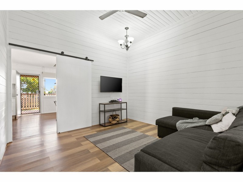 6 Francis Street, Depot Hill QLD 4700