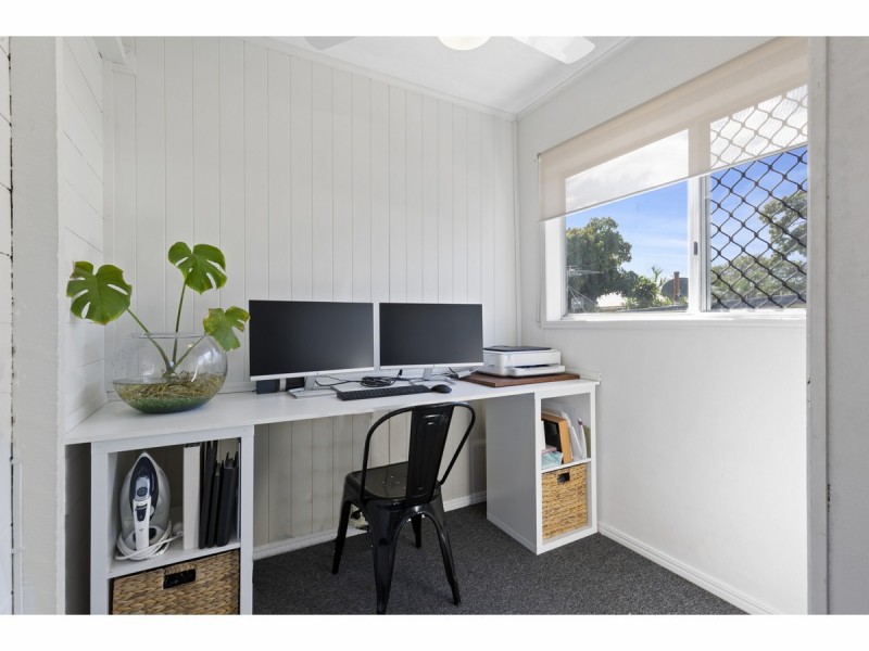 6 Francis Street, Depot Hill QLD 4700