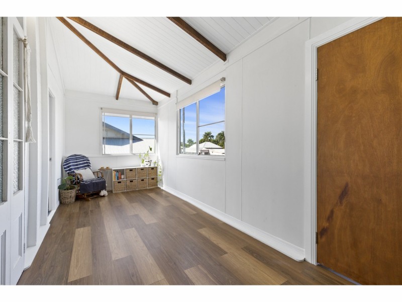6 Francis Street, Depot Hill QLD 4700