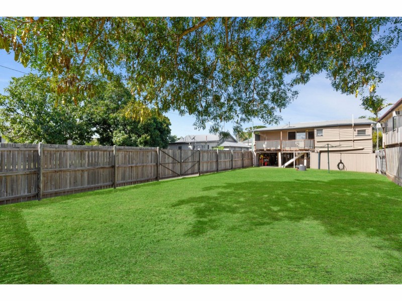 6 Francis Street, Depot Hill QLD 4700