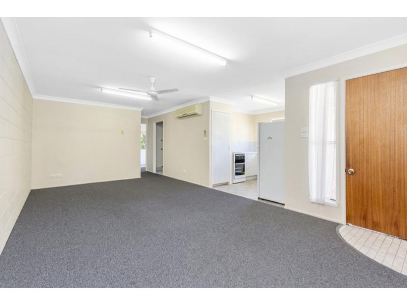 2/4 O’Shanesy Street, Koongal QLD 4701