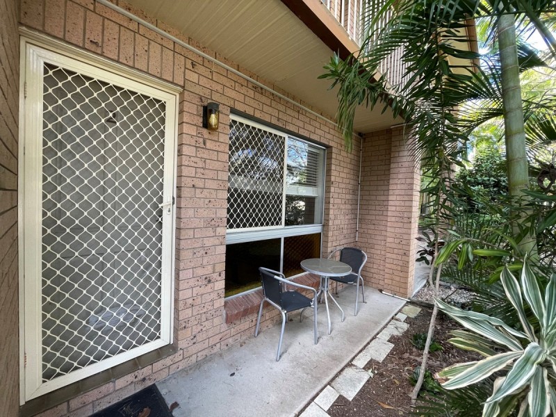 2/295 Bloxsom Street, Frenchville QLD 4701