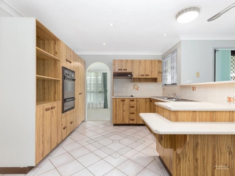 10 Hinton Street, Koongal QLD 4701