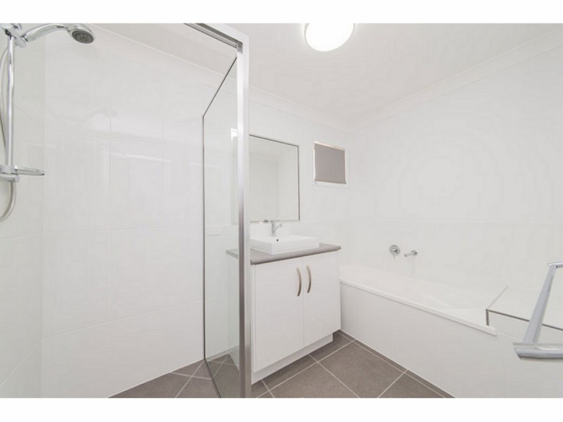 8 Taramoore Road, Gracemere QLD 4702