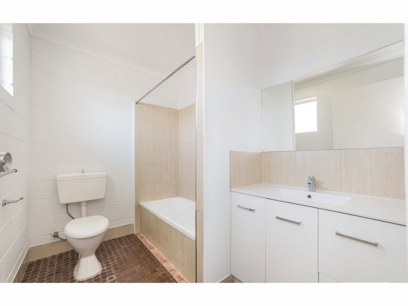 3/178 Baker Street, Koongal QLD 4701