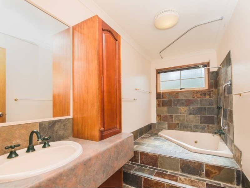 280 Denham Street, The Range QLD 4700