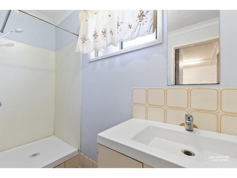 2/2 Hinton Street, Koongal QLD 4701