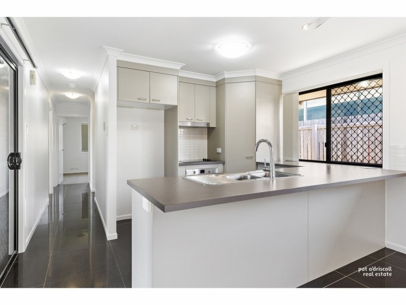 2/249 Mason Street, Koongal QLD 4701