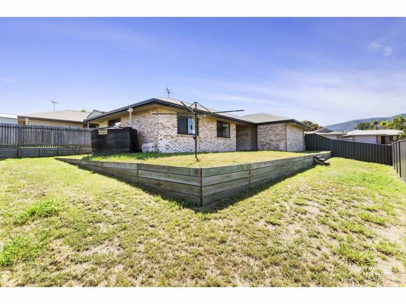 2/249 Mason Street, Koongal QLD 4701