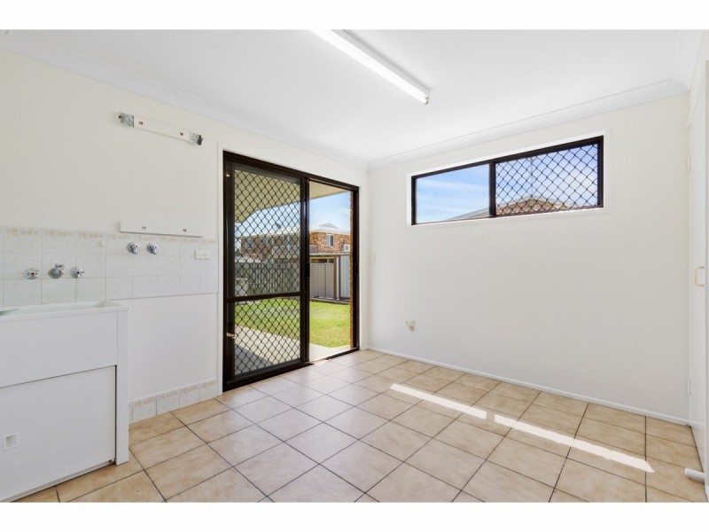 10 Hinton Street, Koongal QLD 4701