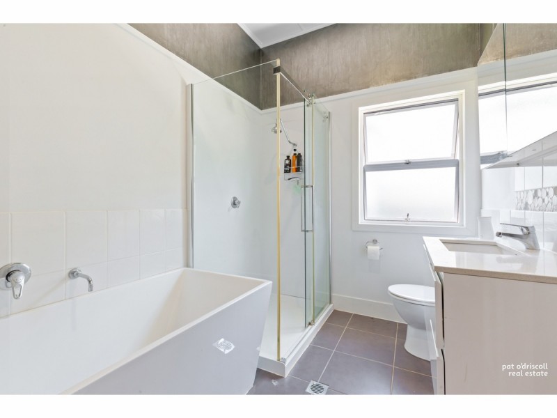 6 Henderson Street, Park Avenue QLD 4701