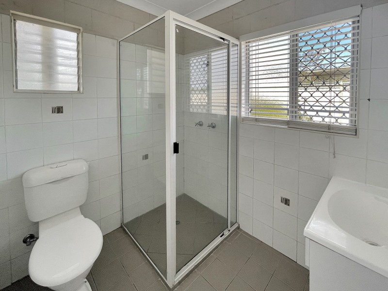 1/218 Horton Street, Koongal QLD 4701