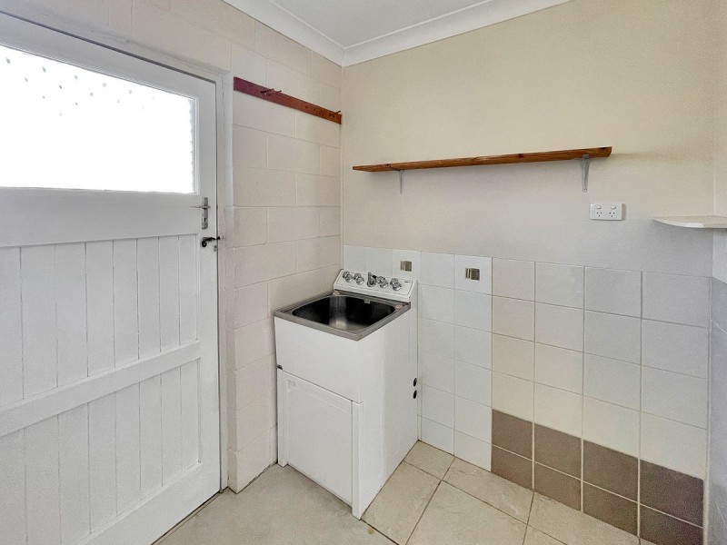 1/218 Horton Street, Koongal QLD 4701