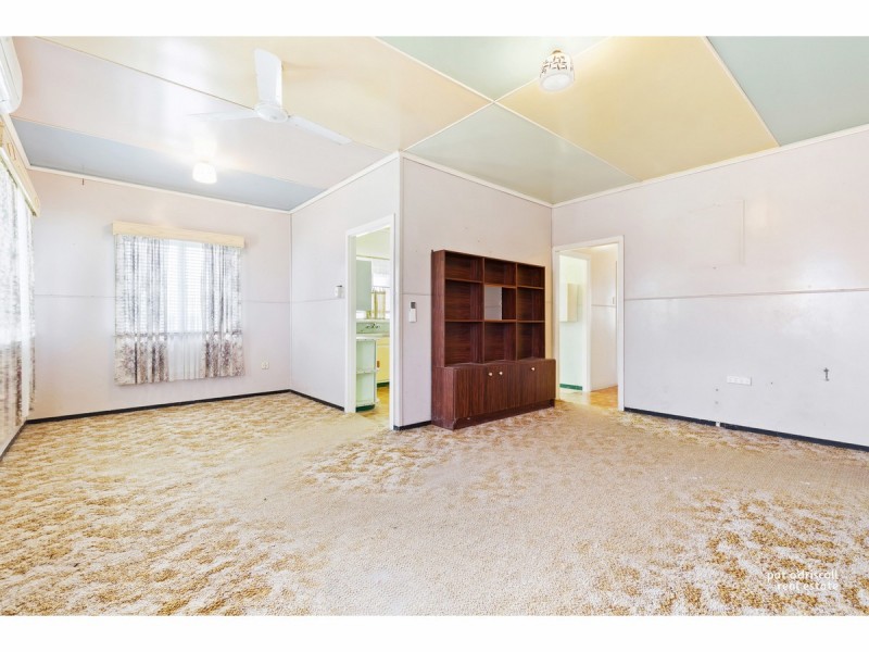 11 Luck Avenue, Wandal QLD 4700